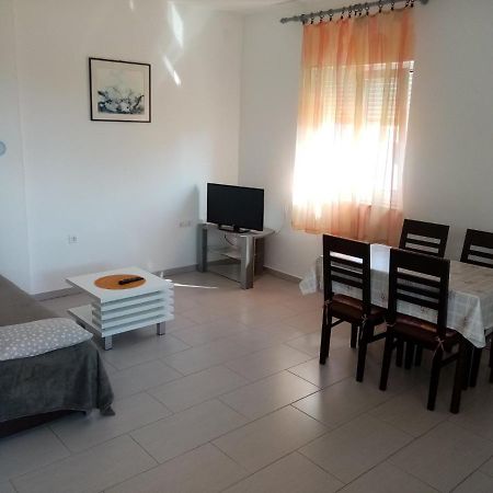 Apartmani Cesar Rtina Exterior foto