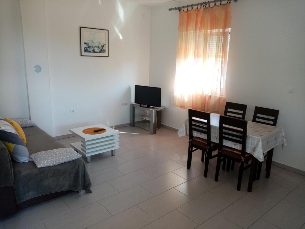 Apartmani Cesar Rtina Exterior foto